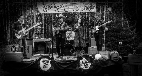 Bilde av Jonas Aasen and the Wranglers med full bestning mai 2016